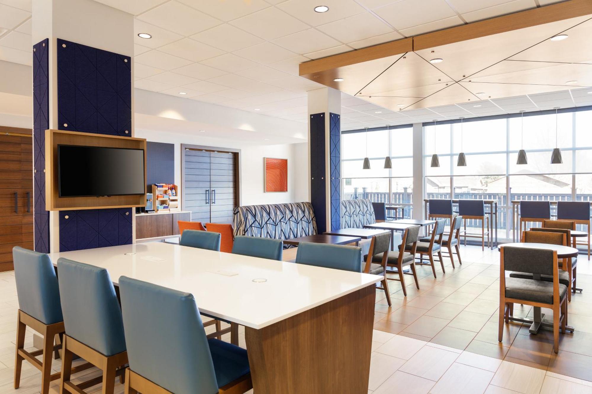 Holiday Inn Express & Suites Memphis East By Ihg Exterior foto